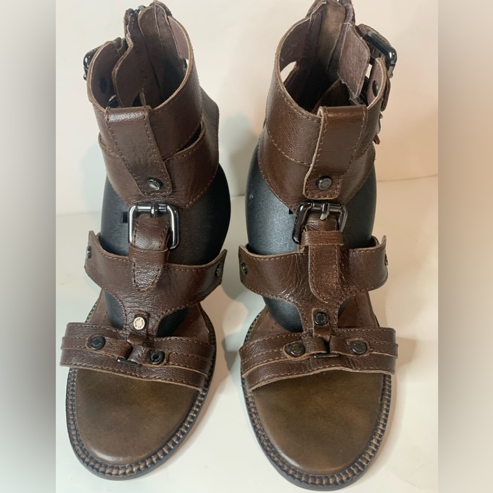Rudsak Brown soft Leather Buckle Sandals 3" chunky heal size 4 to 4.5"
